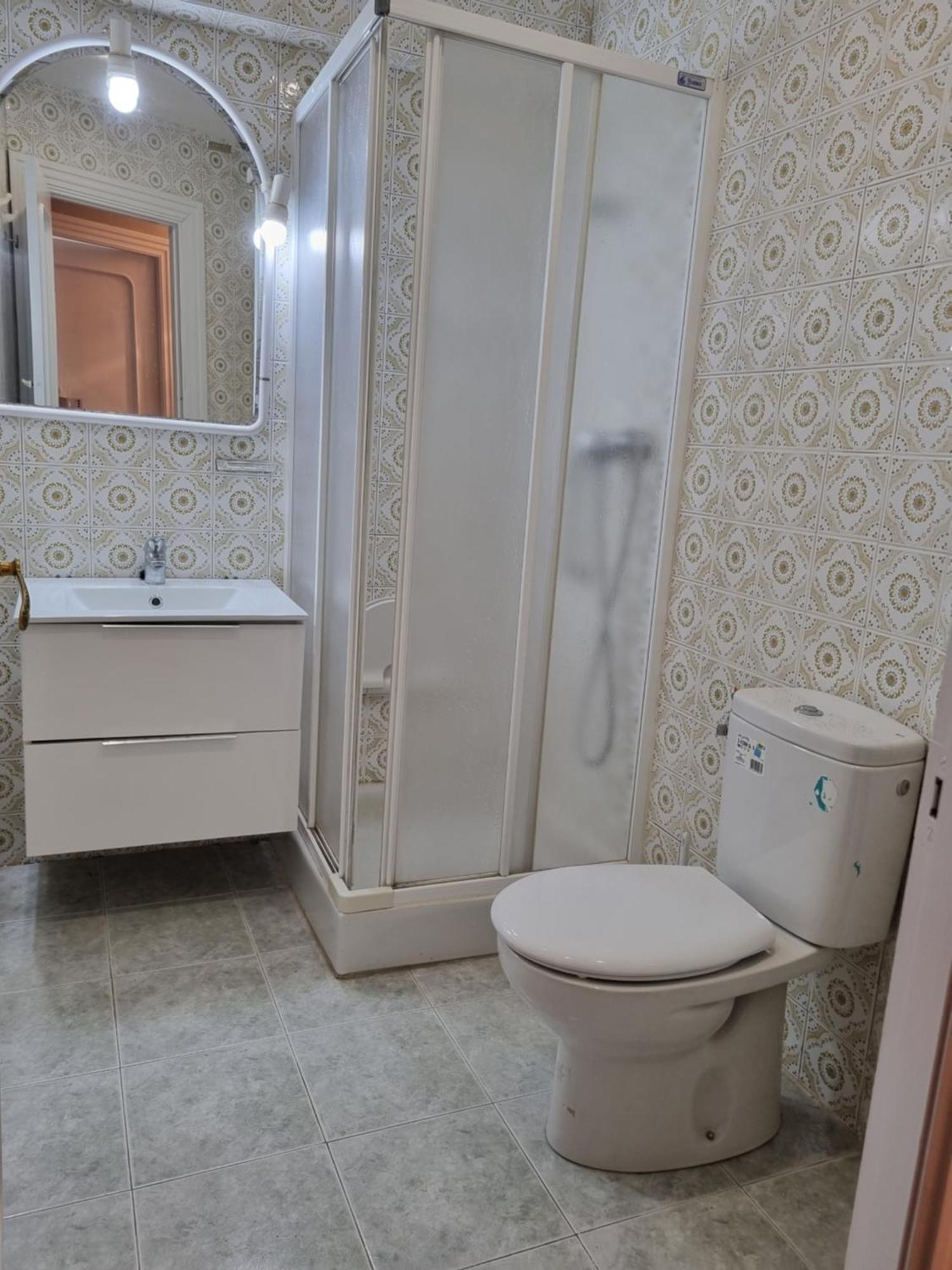 Apartment Grande Con Posibilidad De Garage Con 2 Banos Y 2 Terrazas *
