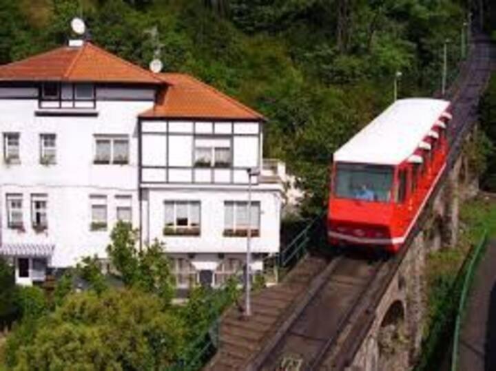 Apto Con Garaje 5 Personas Cerca Ayuntamiento Apartamento