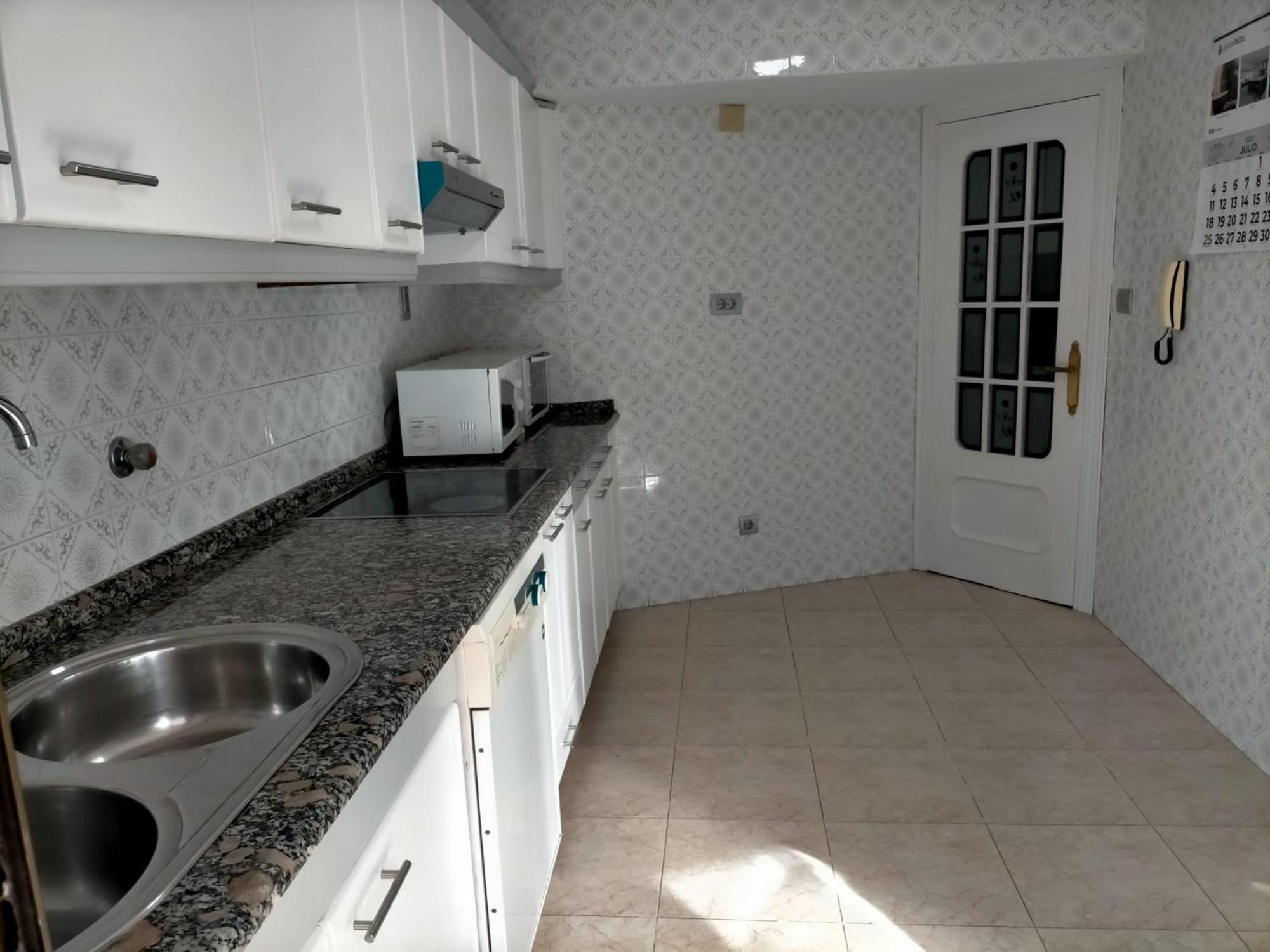 Grande Con Posibilidad De Garage Con 2 Banos Y 2 Terrazas * Bilbao